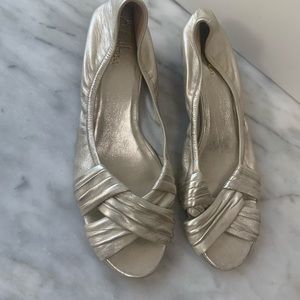 Cole Haan BNWOT Gold “Air Natalie” Nike Air Low Wedges Size 9